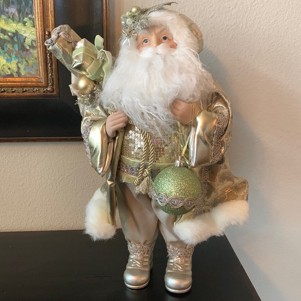 Creative Designs Santa